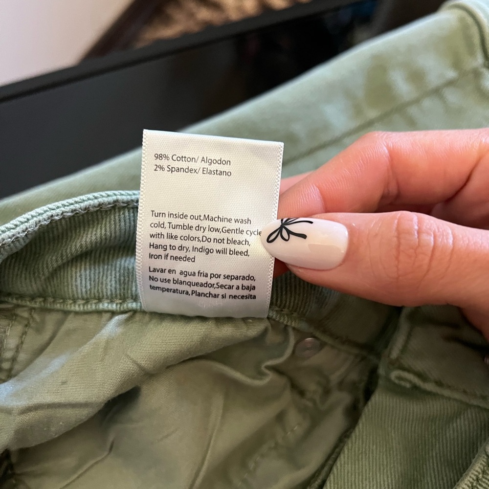 Green RISEN Jeans - Picture 6 of 6